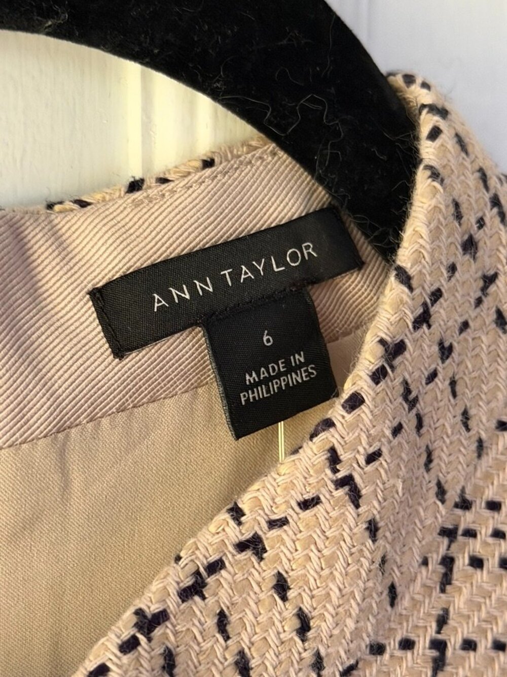 Ann Taylor Toasted Oat Tweed Mock Neck Flounce Dress - Size 6 NWT - Picture 6 of 8